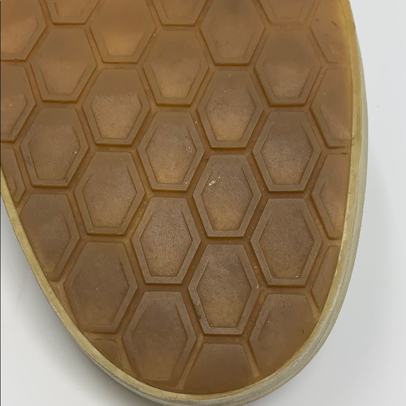 Italian deck shoes: stitching perfect; heel worn - Picture 9 of 13